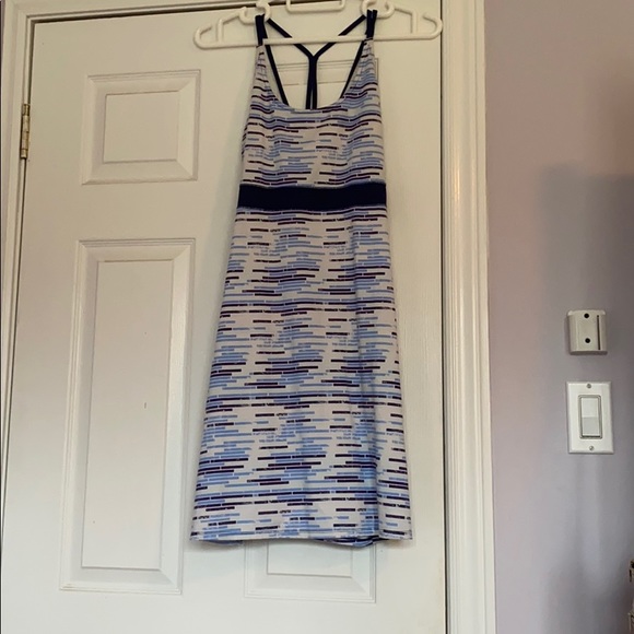 Sport dress - Picture 1 of 3